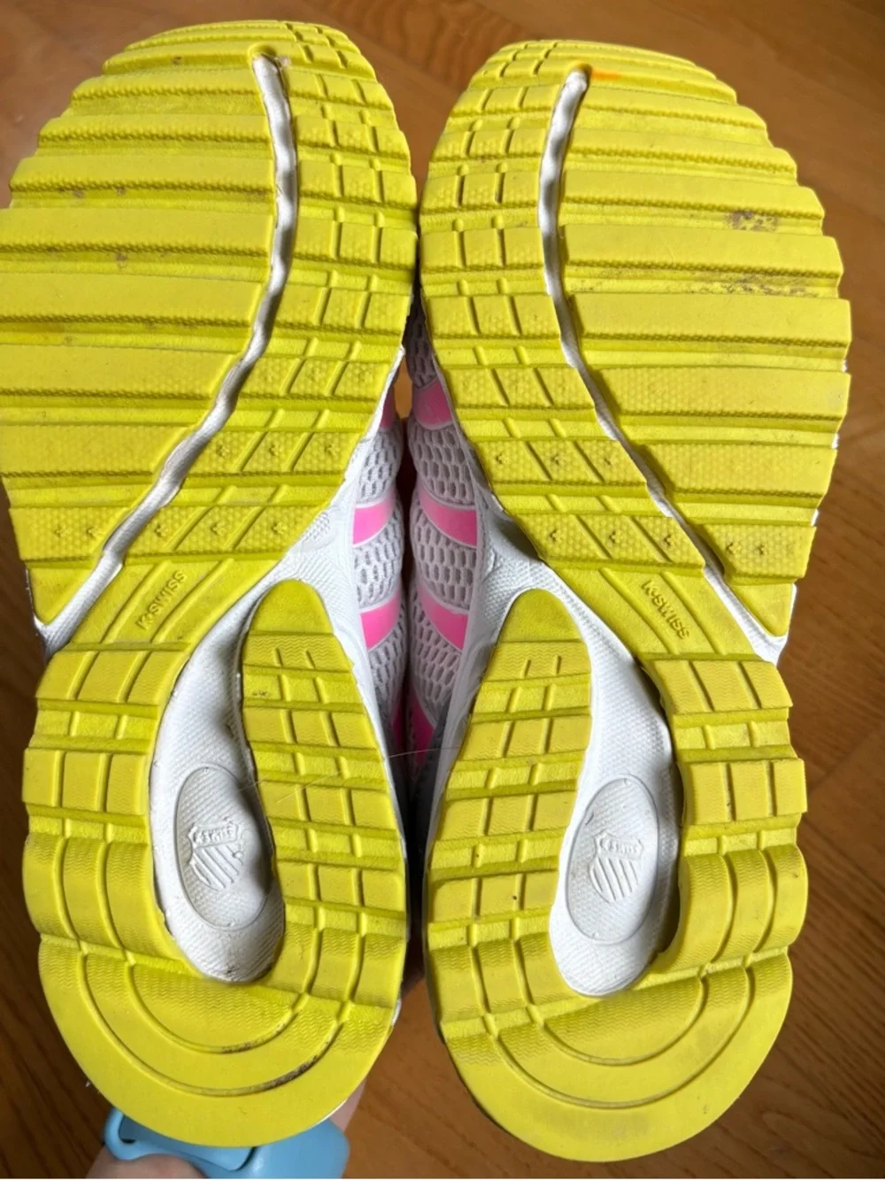 K-Swiss Tubes Sneakers shoes Comfort 200 Neon Pink Teal Youth Girls Size 3.5Y